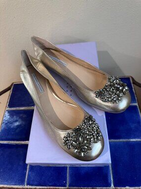 Vera Wang Lavender Jeweled Rhinestones Metallic Gold Tone Ballet Flats - SZ 10